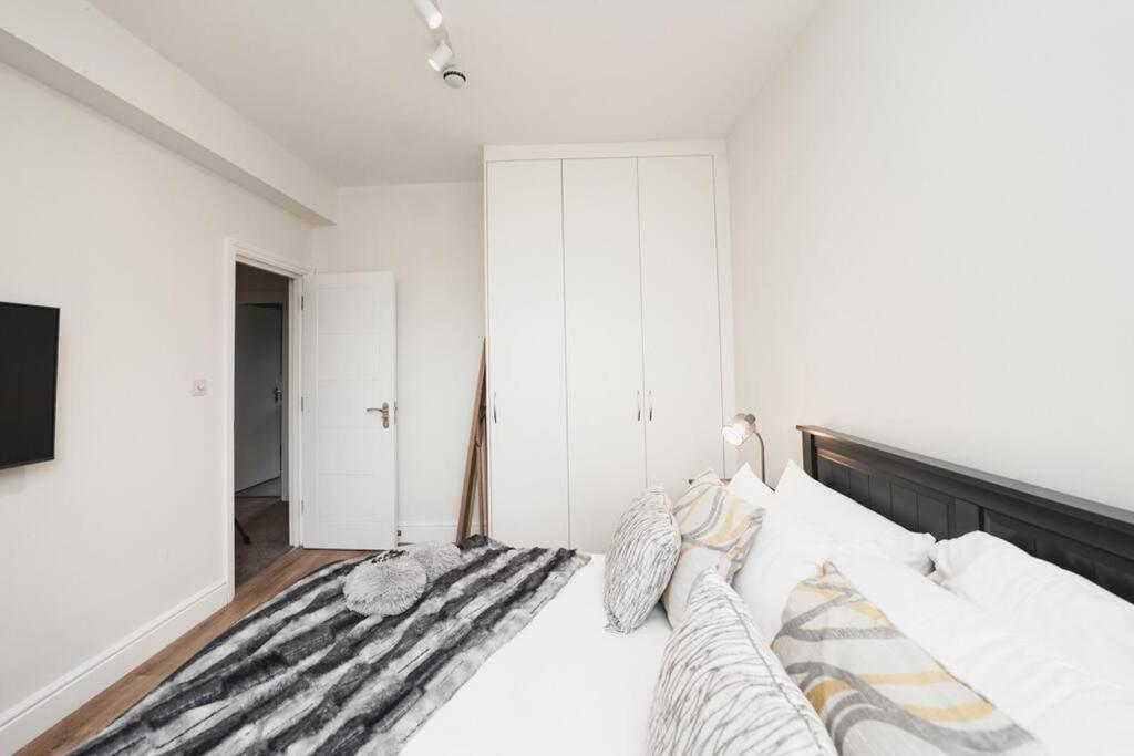 Newly Renovated Modern 4 Bed 3 Bath Apartment Λονδίνο Εξωτερικό φωτογραφία