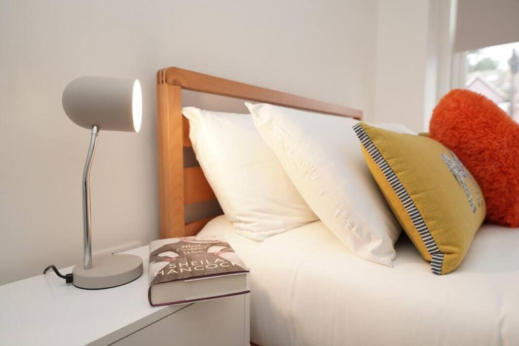 Newly Renovated Modern 4 Bed 3 Bath Apartment Λονδίνο Εξωτερικό φωτογραφία