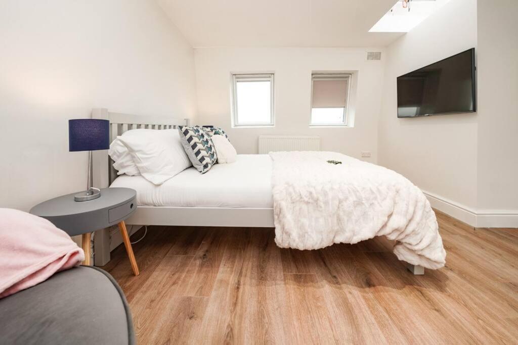 Newly Renovated Modern 4 Bed 3 Bath Apartment Λονδίνο Εξωτερικό φωτογραφία