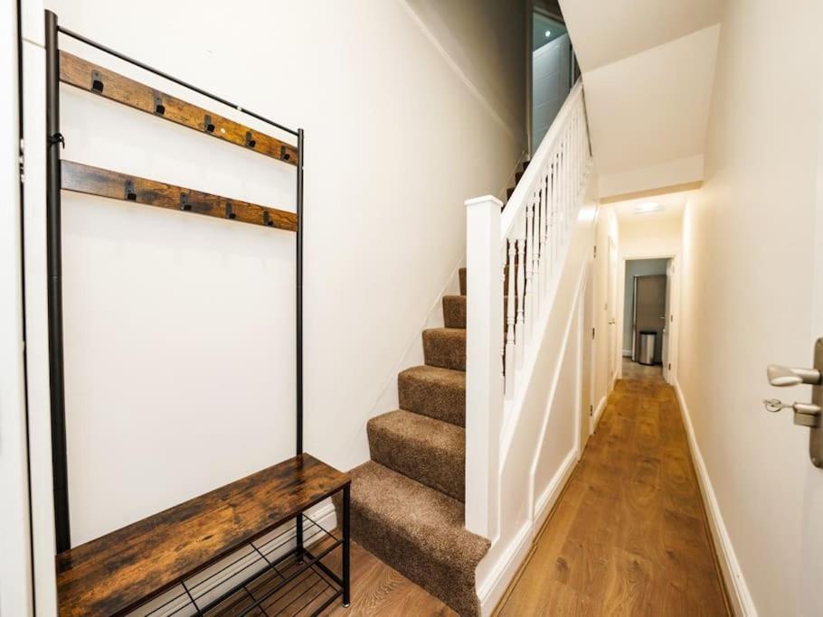 Newly Renovated Modern 4 Bed 3 Bath Apartment Λονδίνο Εξωτερικό φωτογραφία