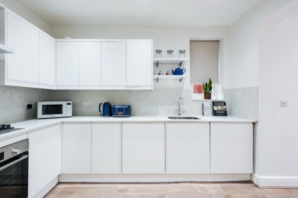 Newly Renovated Modern 4 Bed 3 Bath Apartment Λονδίνο Εξωτερικό φωτογραφία