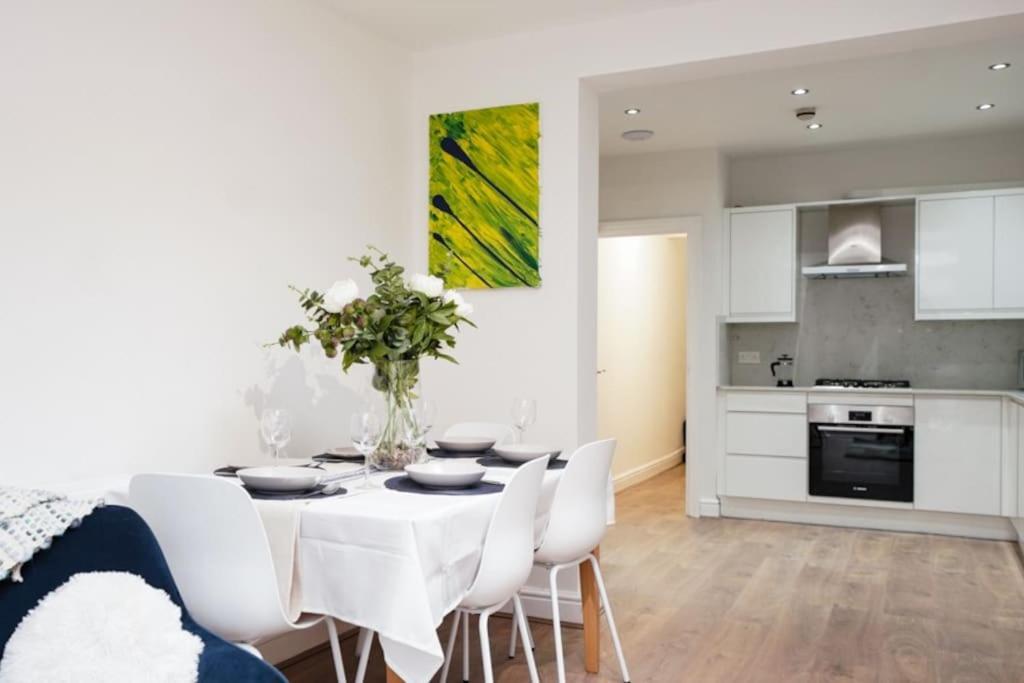 Newly Renovated Modern 4 Bed 3 Bath Apartment Λονδίνο Εξωτερικό φωτογραφία