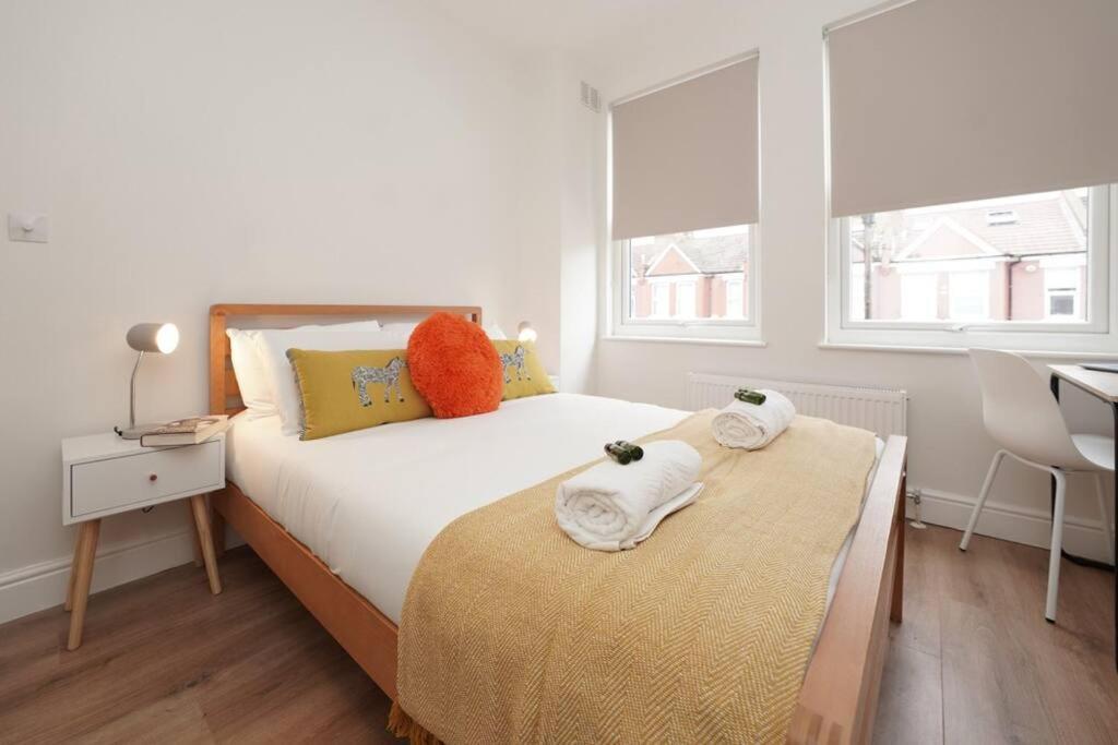 Newly Renovated Modern 4 Bed 3 Bath Apartment Λονδίνο Εξωτερικό φωτογραφία